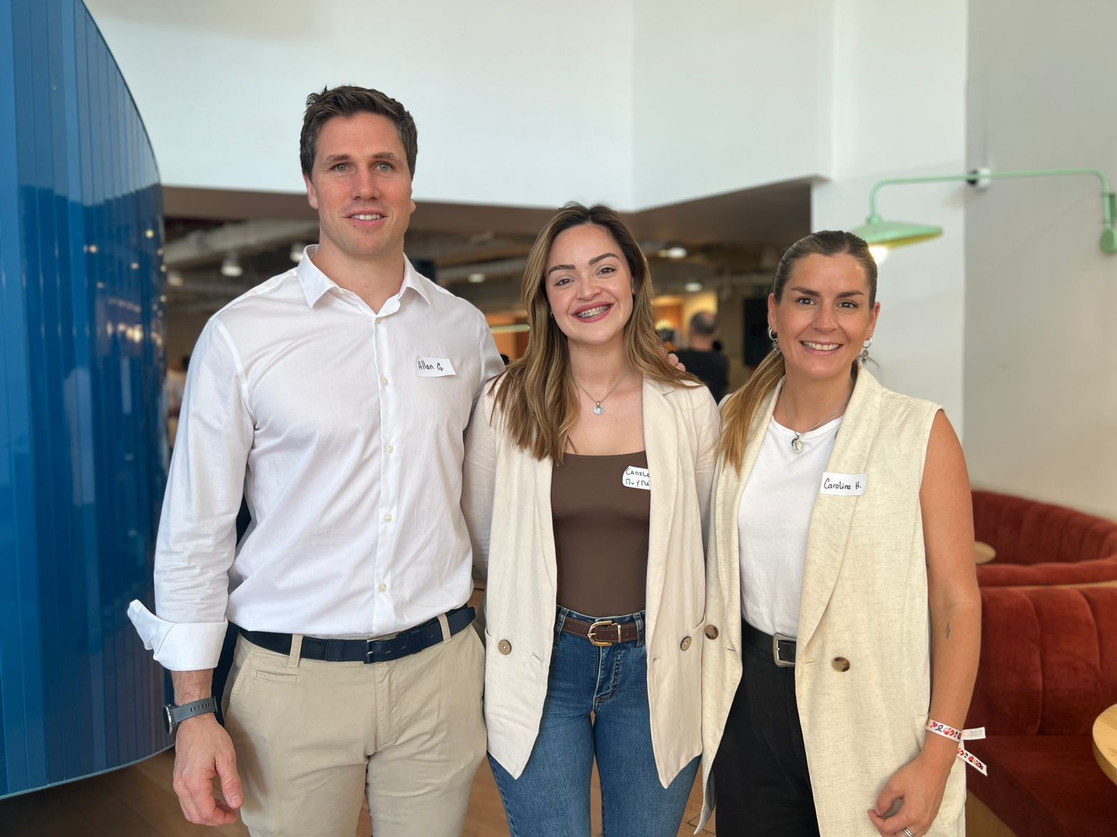 Allan, Camila y Caro